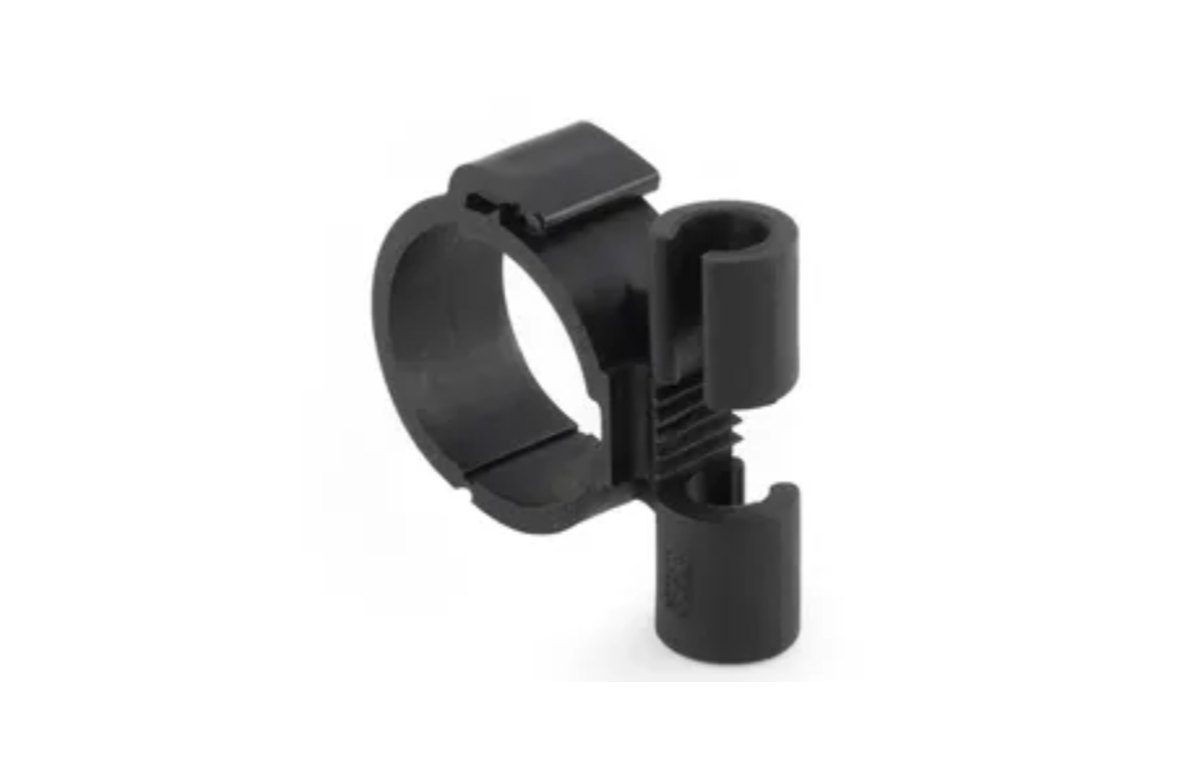 Pipe Cleats 4mm Hole — 100 pack